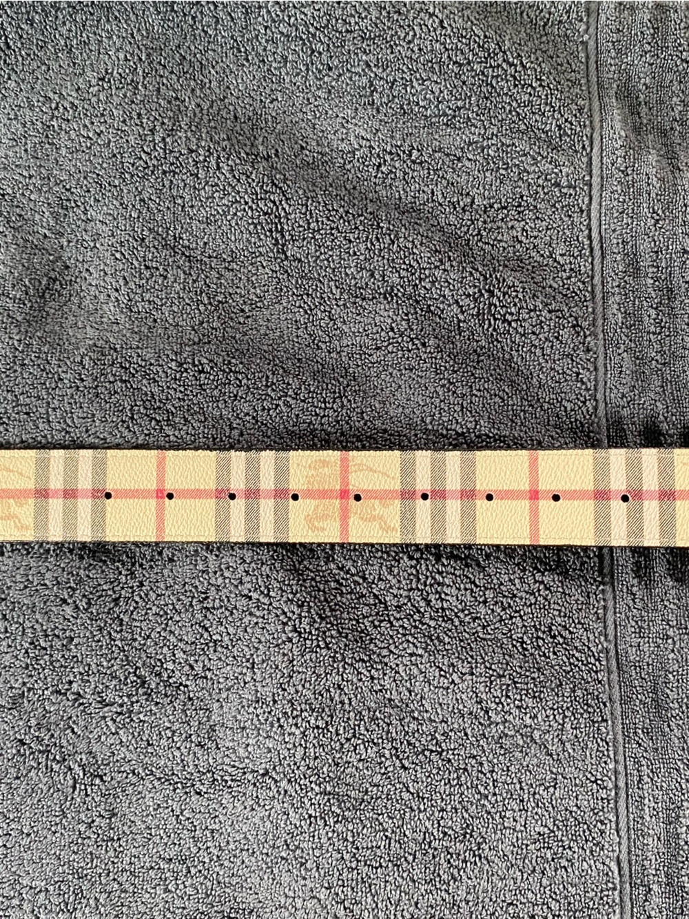 Gold “TB” Buckle on Reversible Burberry Belt - Picture 4 of 9